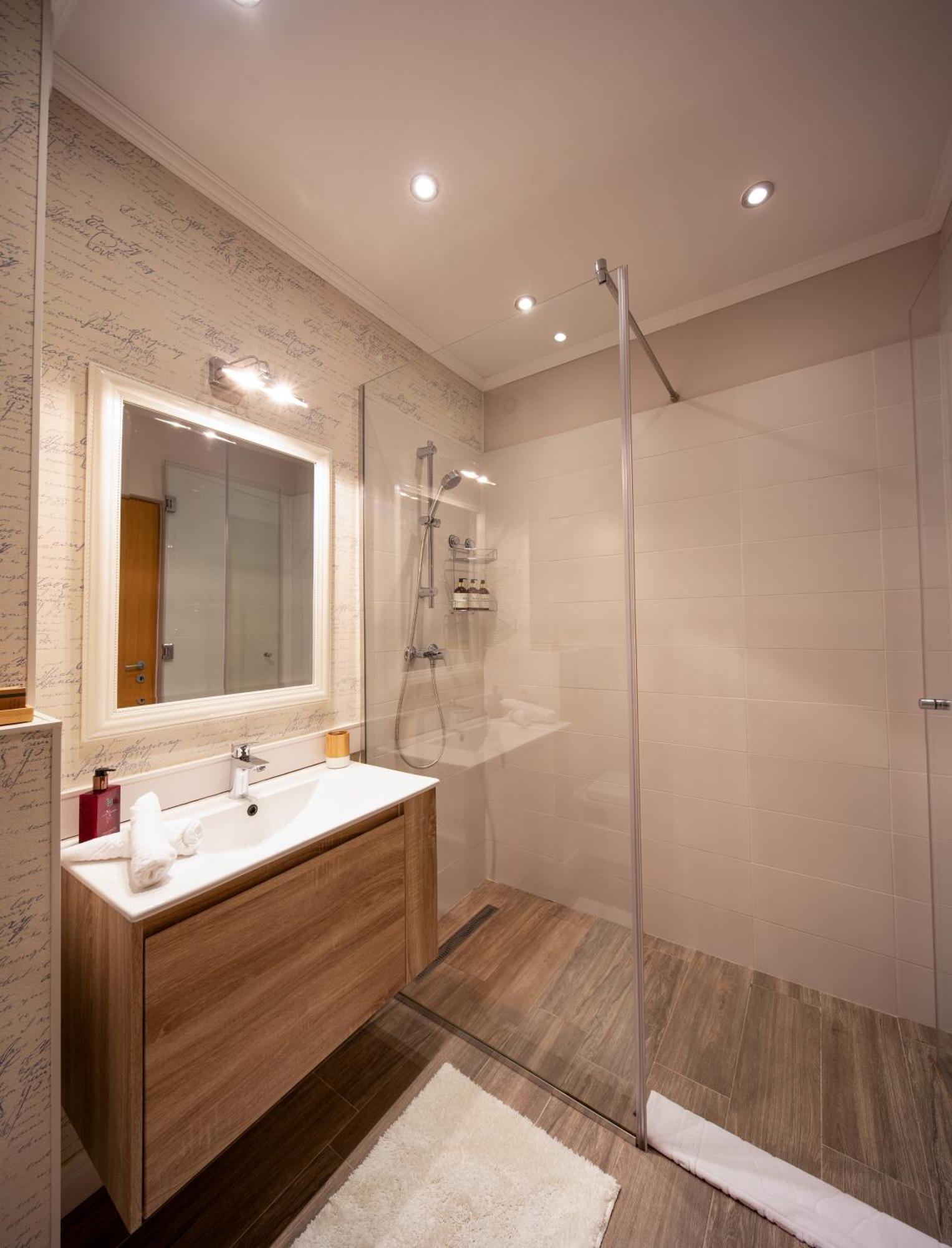 Stylish Condo - Parking And Balcony Cluj-Napoca Luaran gambar